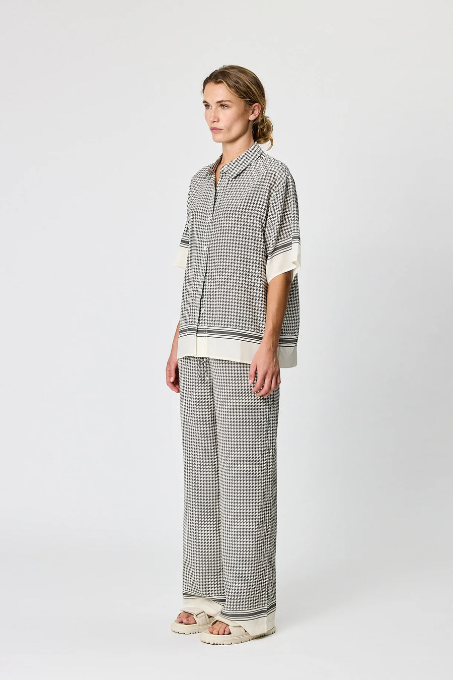 Remain | Blake Wide Leg Pant - Charcoal Houndstooth